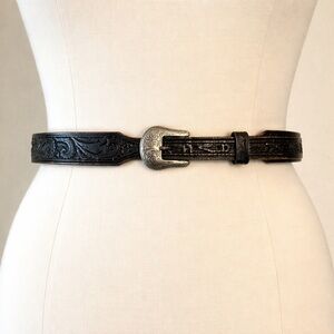 Silver Creek VTG  Black Embossed Leather Belt Silver Heart Accents Sz 28/Small
